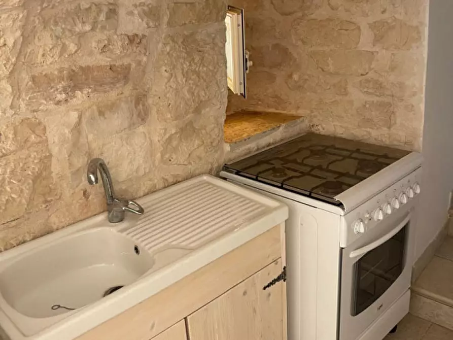 Immagine 4 di Rustico / casale in vendita  in Contrada Lamatroccola a Ostuni