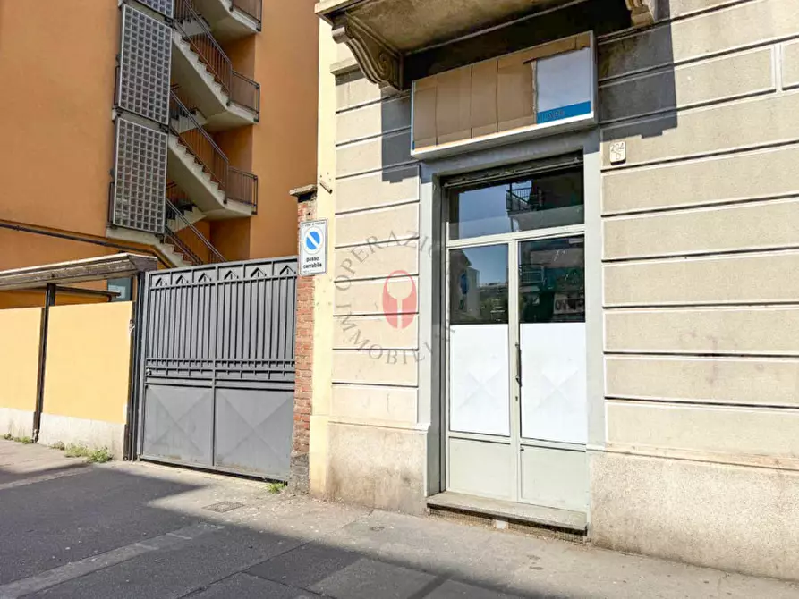 Immagine 2 di Negozio in affitto  in Via Tripoli 204 a Torino