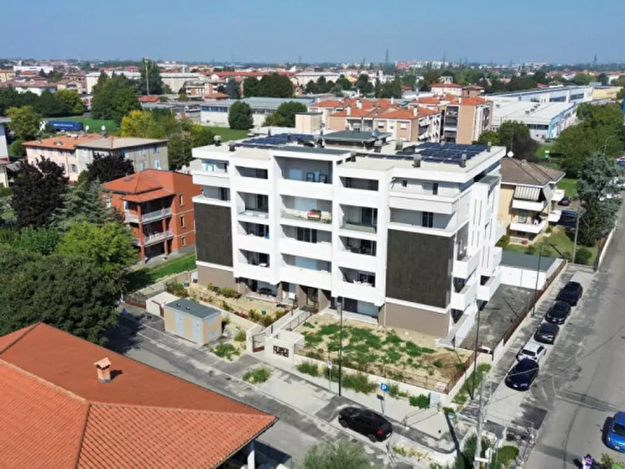 Immagine 2 di Appartamento in vendita  in Via Paullo a Parma