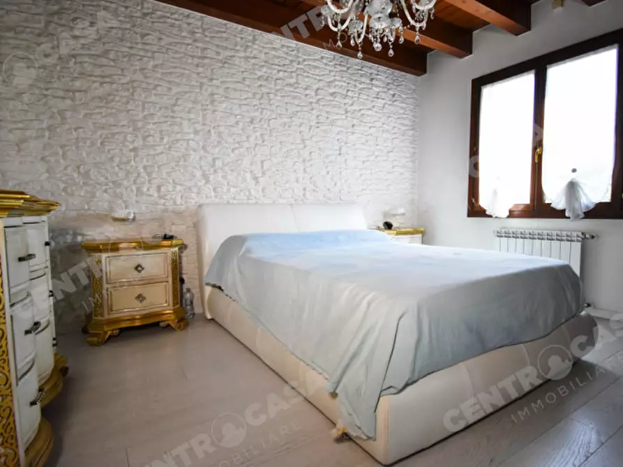 Immagine 12 di Villetta a schiera in vendita  in Via Giacomo Leopardi a Cerea