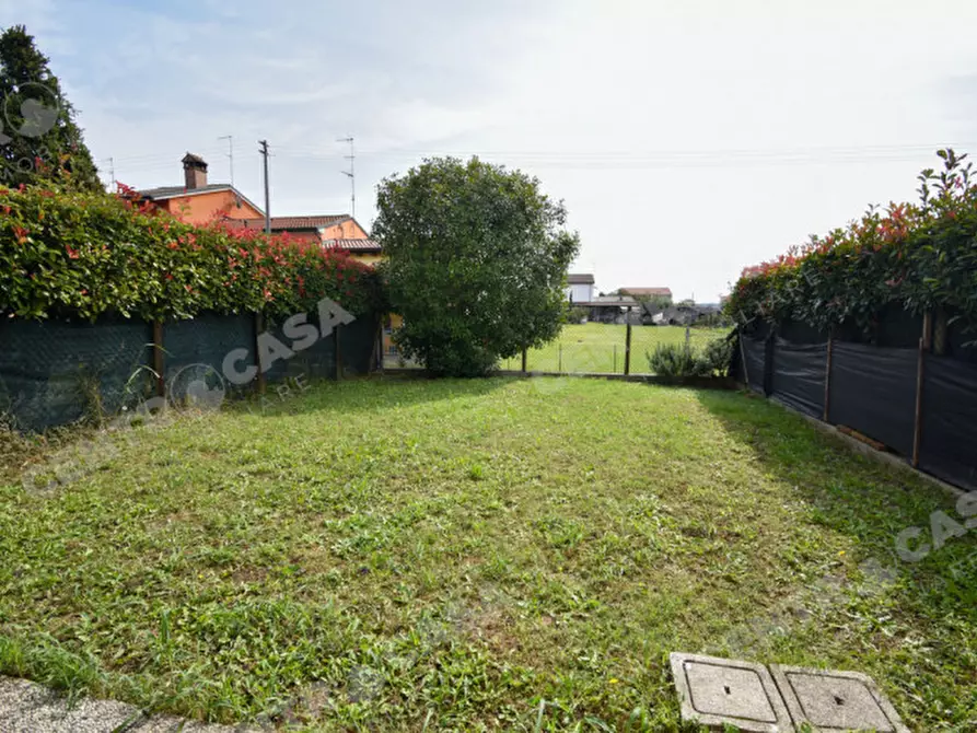 Immagine 14 di Villetta a schiera in vendita  in Via Giacomo Leopardi a Cerea