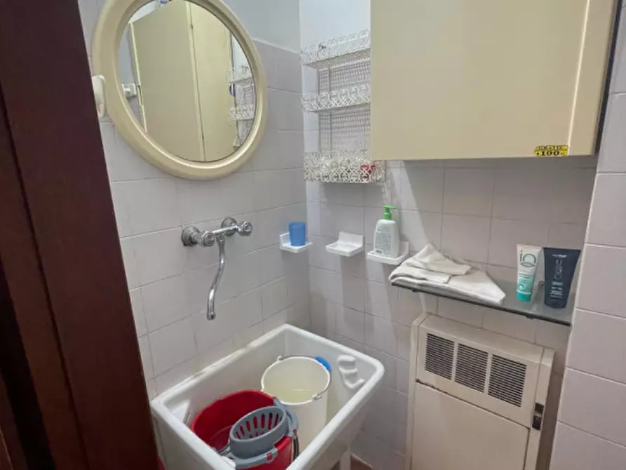 Immagine 16 di Appartamento in vendita  a Senigallia