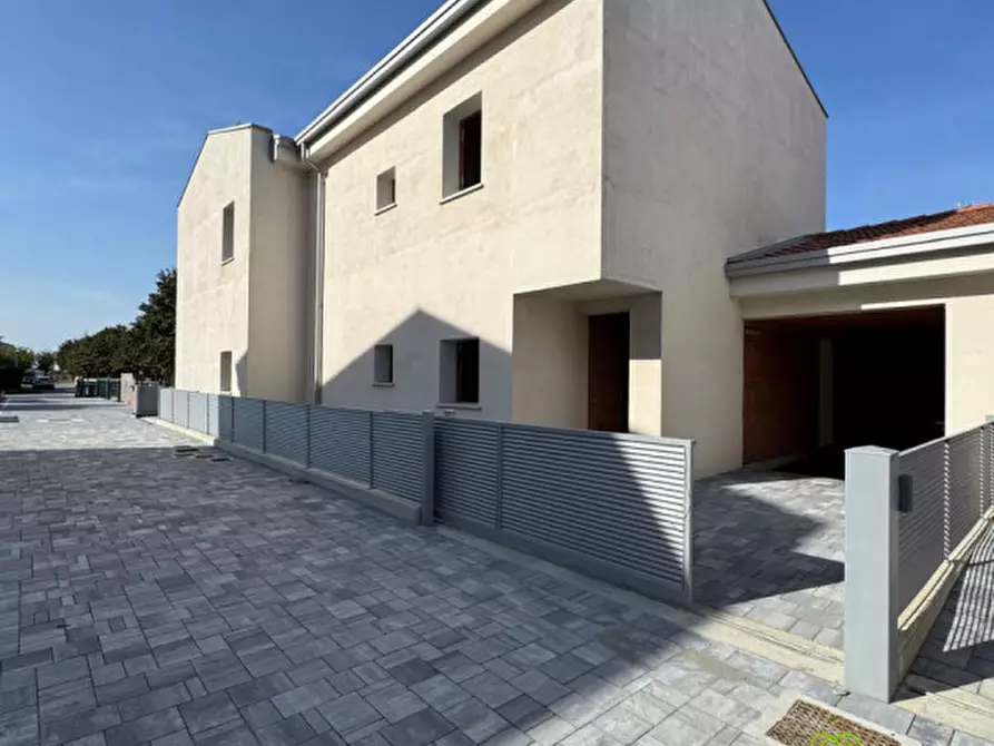 Immagine 1 di Villetta a schiera in vendita  in Via Foscara a Mira