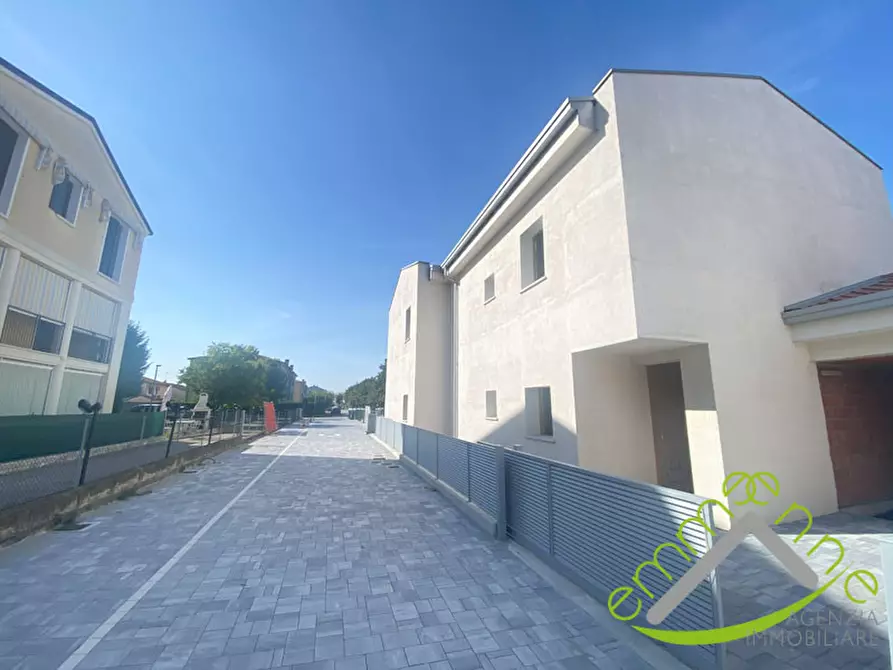 Immagine 3 di Villetta a schiera in vendita  in Via Foscara a Mira