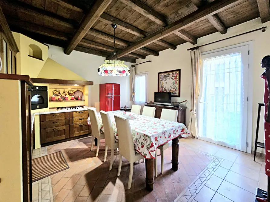 Immagine 1 di Casa indipendente in vendita  in VIA ROMA a Sant'urbano