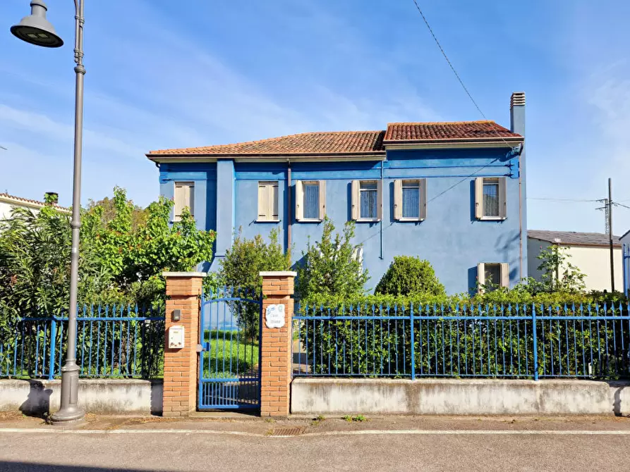 Immagine 4 di Casa indipendente in vendita  in VIA ROMA a Sant'urbano