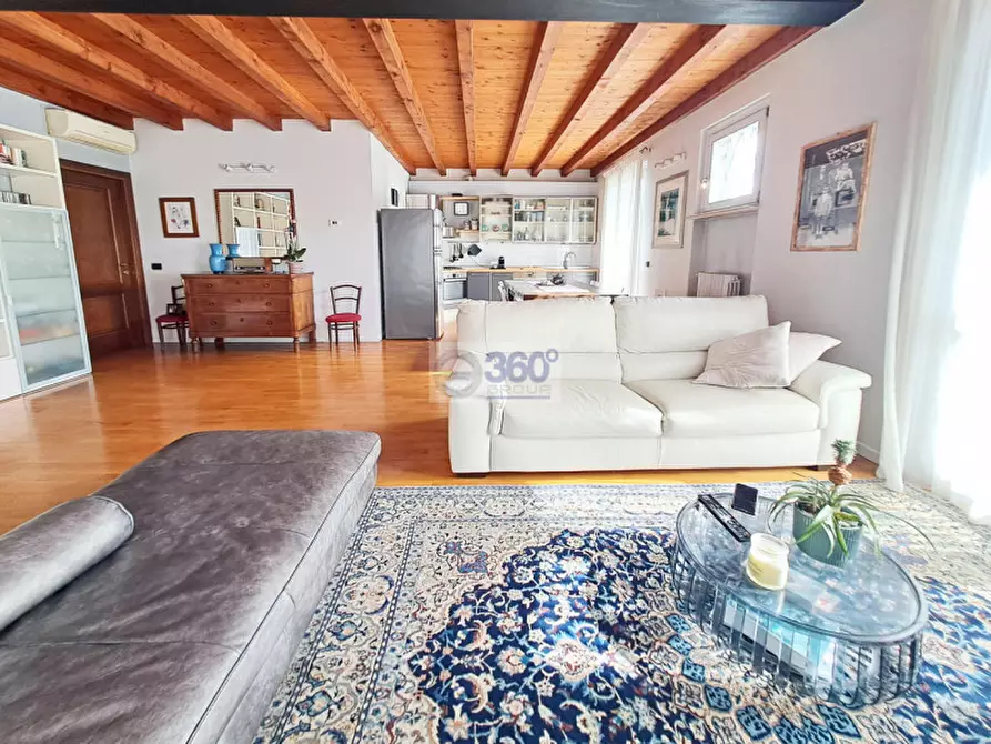 Immagine 2 di Appartamento in vendita  in Via Micanzio a Passirano