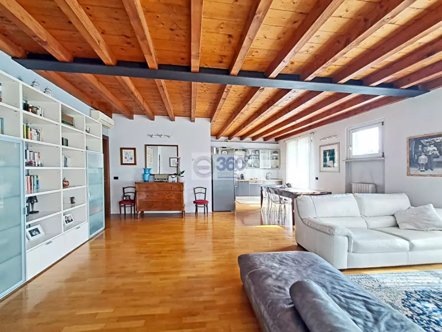 Immagine 4 di Appartamento in vendita  in Via Micanzio a Passirano