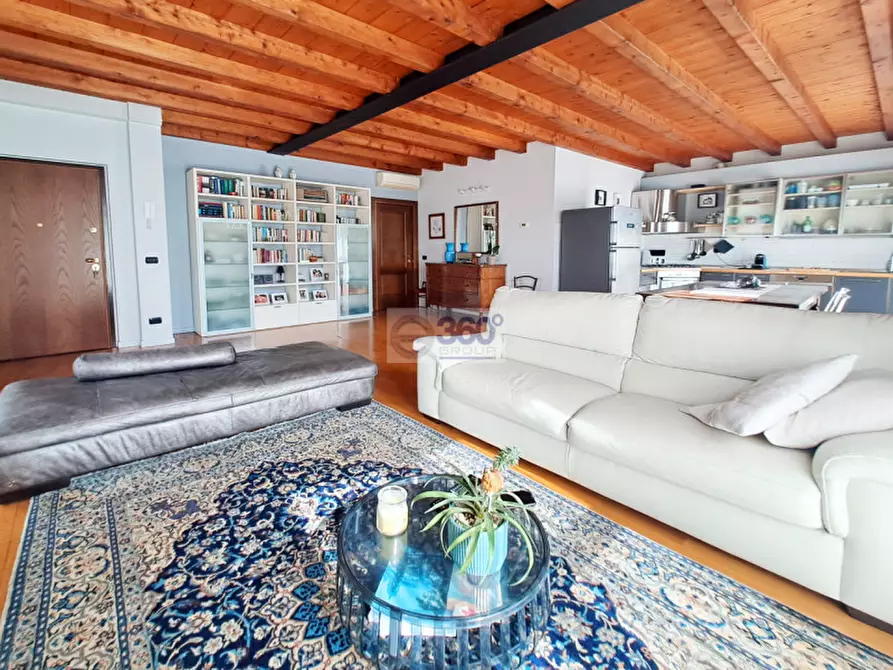 Immagine 6 di Appartamento in vendita  in Via Micanzio a Passirano