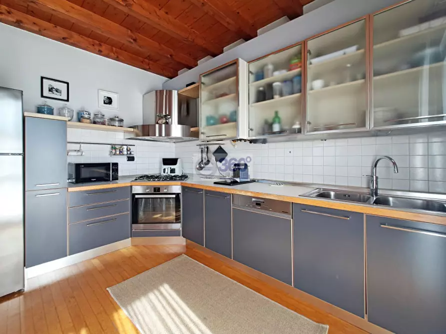 Immagine 11 di Appartamento in vendita  in Via Micanzio a Passirano