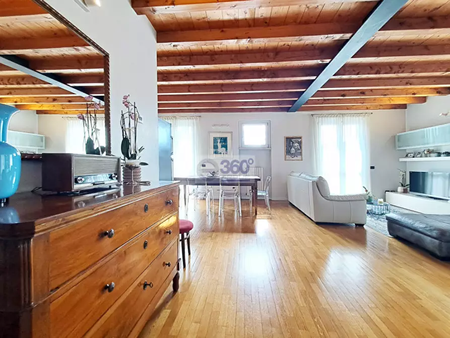 Immagine 15 di Appartamento in vendita  in Via Micanzio a Passirano