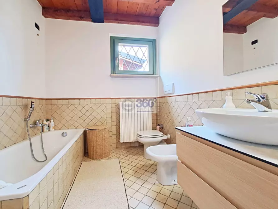 Immagine 29 di Appartamento in vendita  in Via Micanzio a Passirano