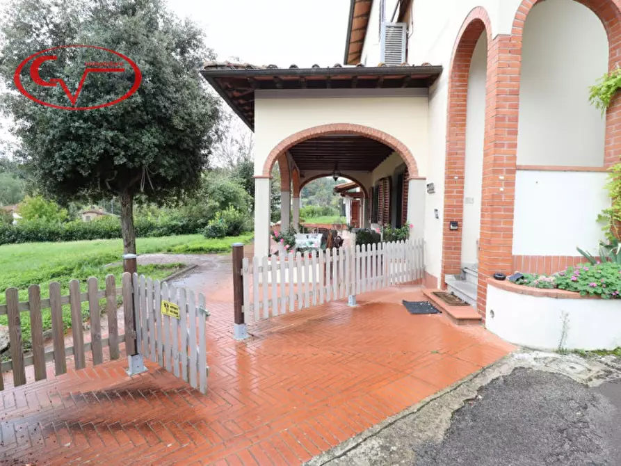Immagine 5 di Villa in vendita  in Via Chiantigiana a Montevarchi