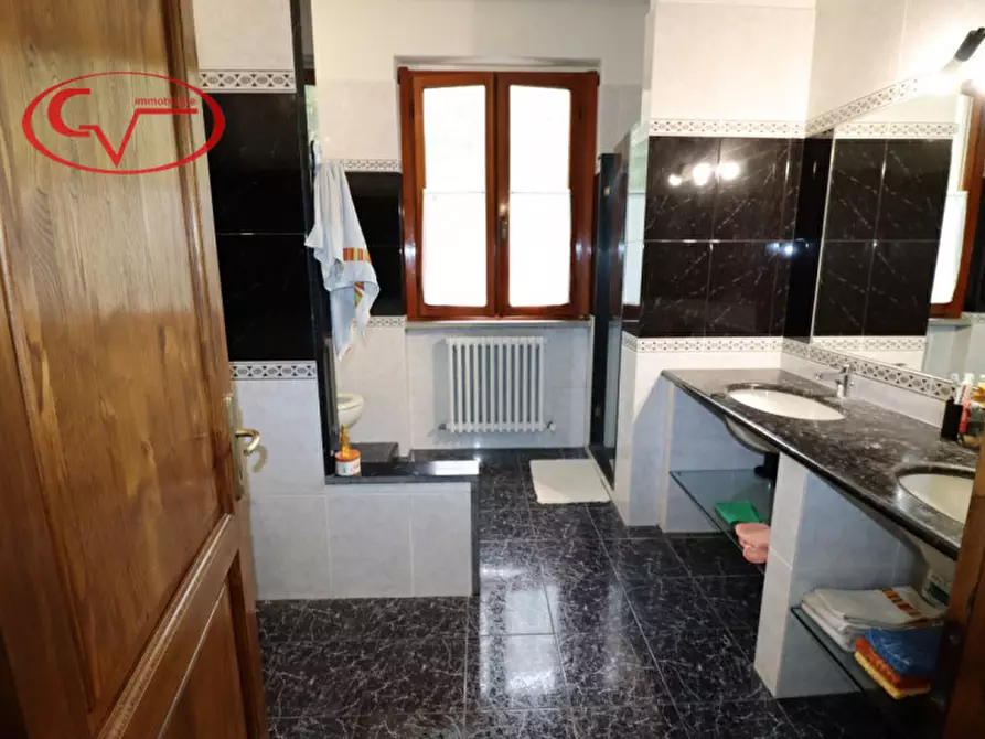 Immagine 37 di Villa in vendita  in Via Chiantigiana a Montevarchi