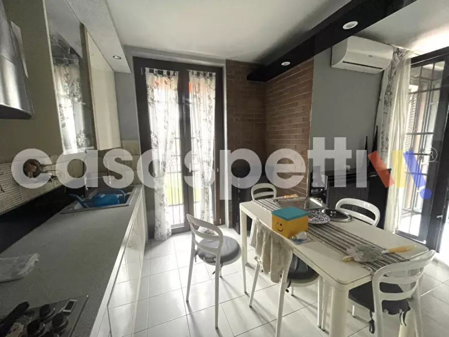 Immagine 11 di Appartamento in vendita  in via guzzafame a Lacchiarella