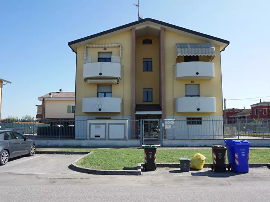 Immagine 2 di Appartamento in vendita  in Via Cesare Gennari, 2 a Torrile