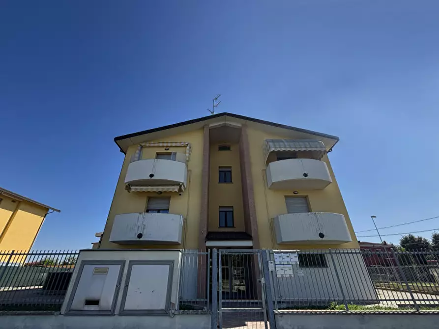 Immagine 35 di Appartamento in vendita  in Via Cesare Gennari, 2 a Torrile