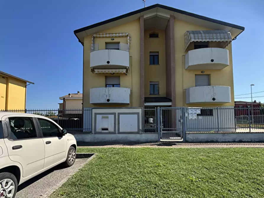 Immagine 36 di Appartamento in vendita  in Via Cesare Gennari, 2 a Torrile