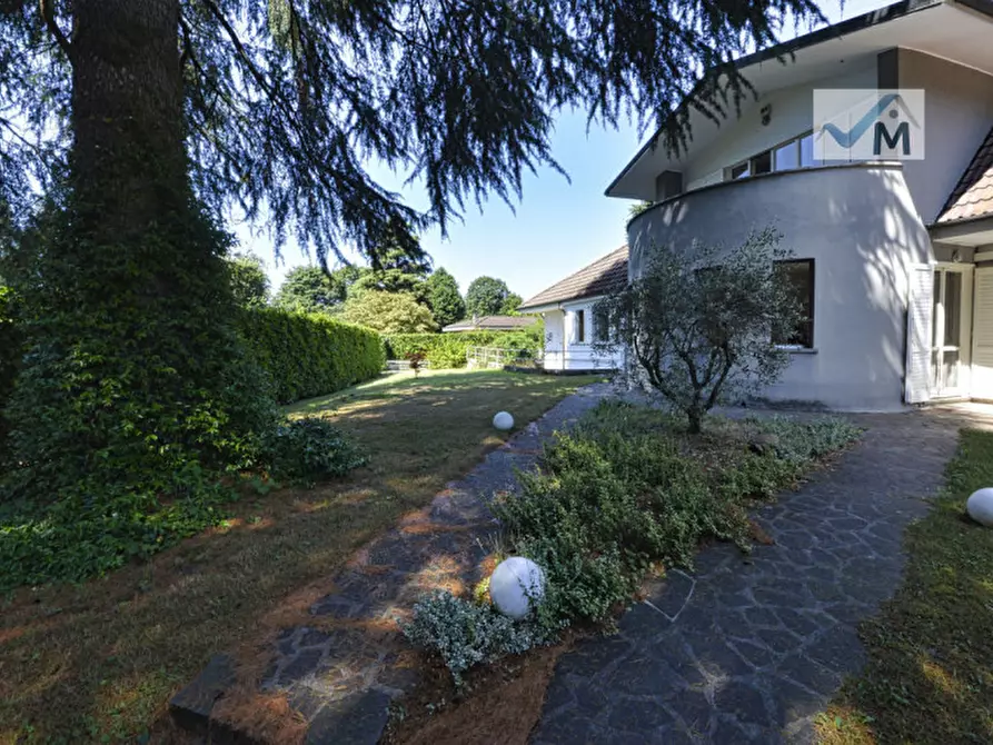 Immagine 2 di Villa in vendita  in VIA DELLA CHIOCCIOLA 49 a Carimate