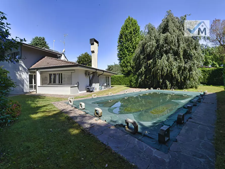 Immagine 3 di Villa in vendita  in VIA DELLA CHIOCCIOLA 49 a Carimate