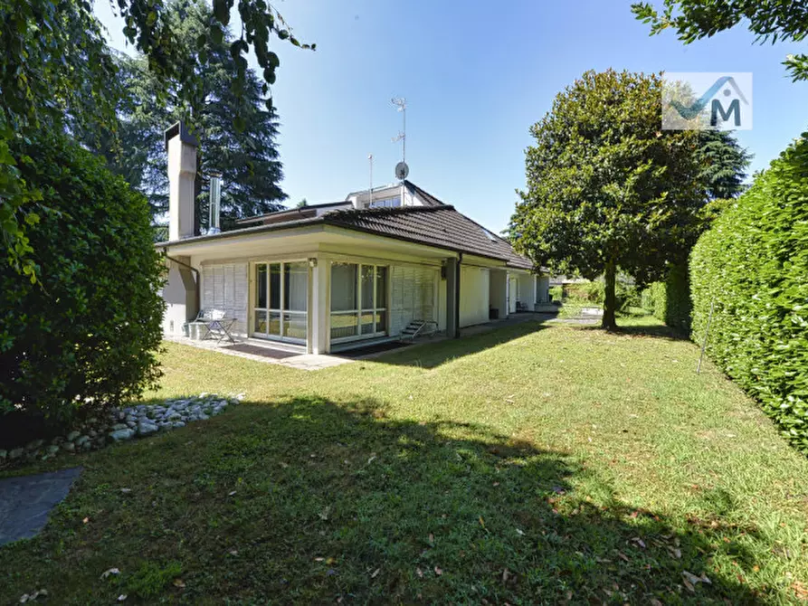 Immagine 5 di Villa in vendita  in VIA DELLA CHIOCCIOLA 49 a Carimate