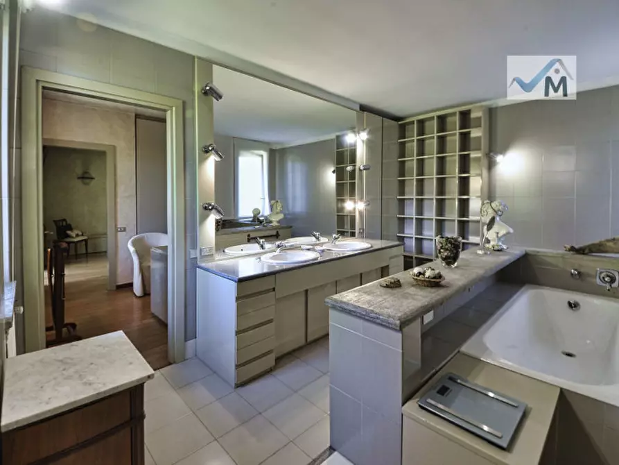 Immagine 38 di Villa in vendita  in VIA DELLA CHIOCCIOLA 49 a Carimate