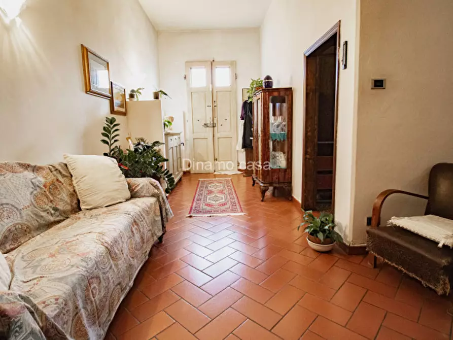 Immagine 1 di Casa indipendente in vendita  a Prato