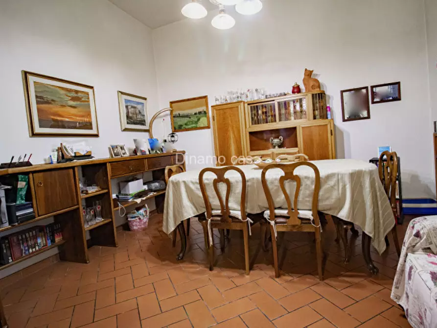 Immagine 2 di Casa indipendente in vendita  a Prato