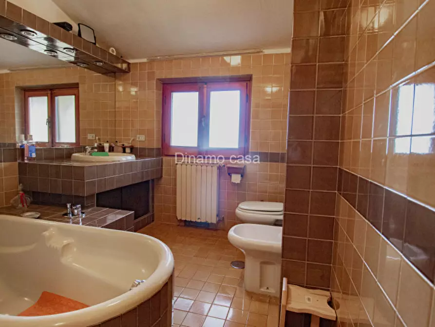 Immagine 9 di Casa indipendente in vendita  a Prato