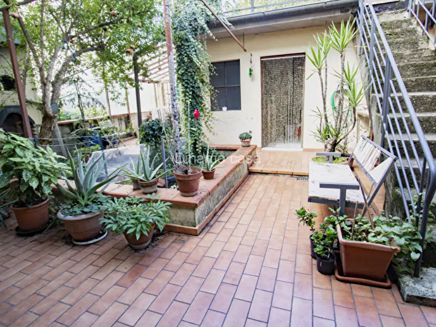 Immagine 11 di Casa indipendente in vendita  a Prato