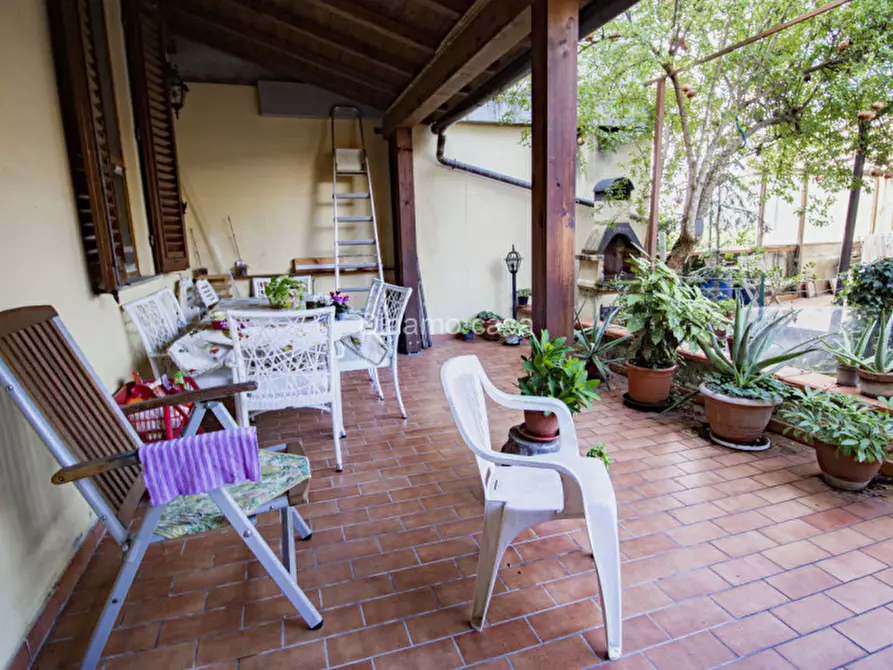 Immagine 13 di Casa indipendente in vendita  a Prato