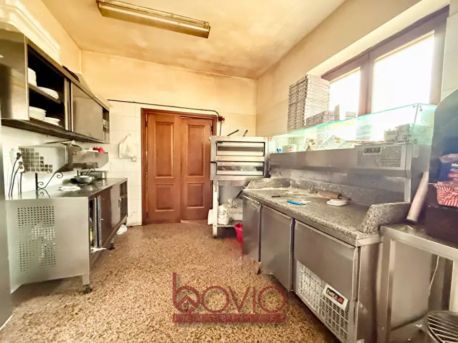 Immagine 39 di Attività commerciale in vendita  in Via Martiri della Libertà 104 a San Mauro Torinese