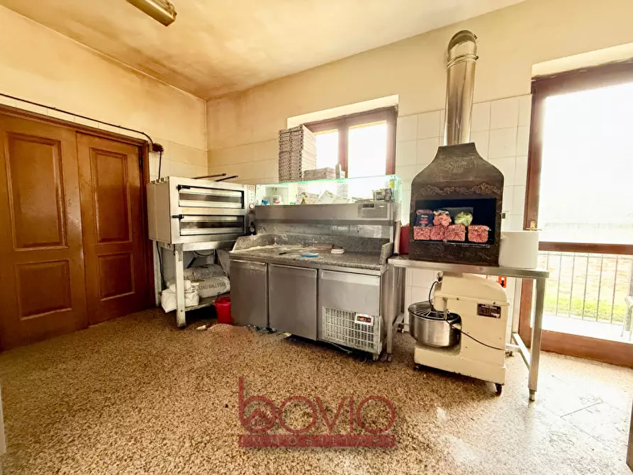 Immagine 40 di Attività commerciale in vendita  in Via Martiri della Libertà 104 a San Mauro Torinese