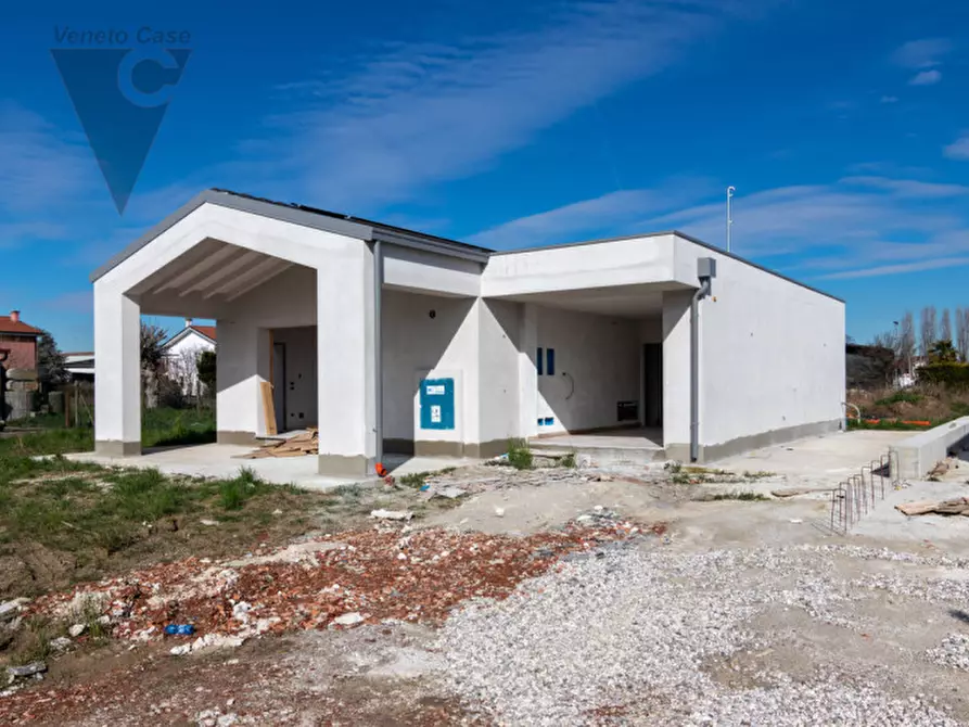 Immagine 2 di Casa indipendente in vendita  a Legnaro