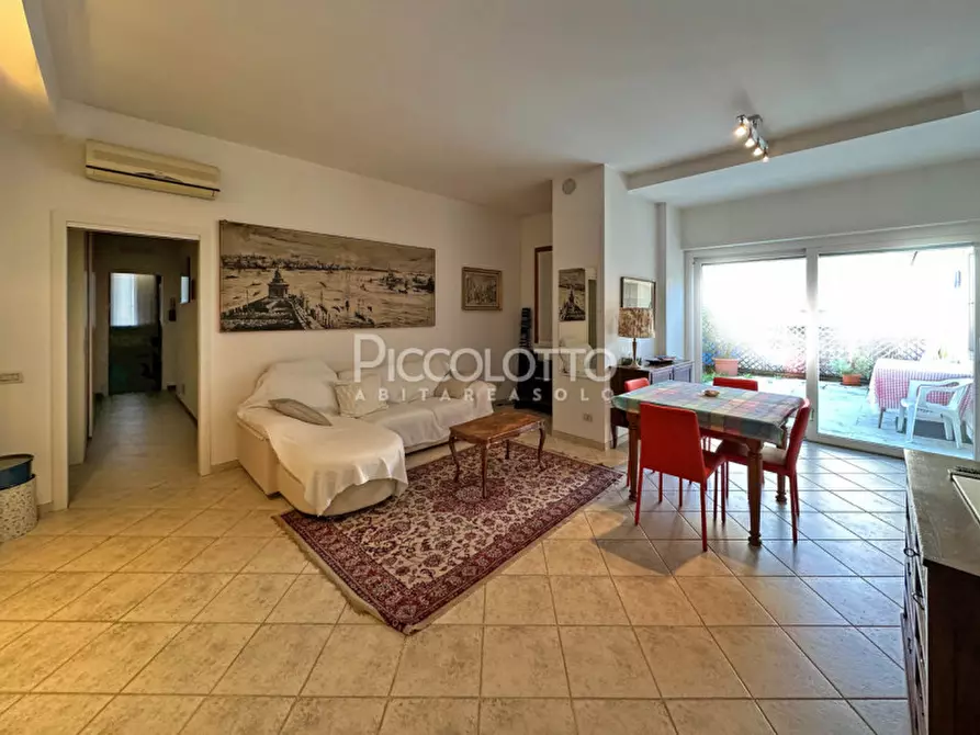 Immagine 2 di Appartamento in vendita  in via Leonardo da Vinci a Asolo