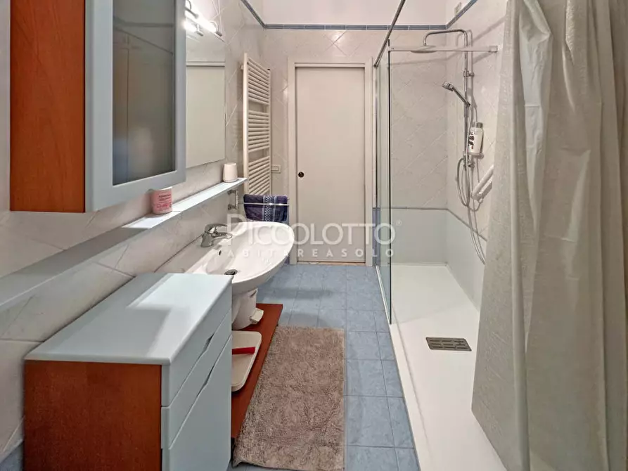 Immagine 11 di Appartamento in vendita  in via Leonardo da Vinci a Asolo