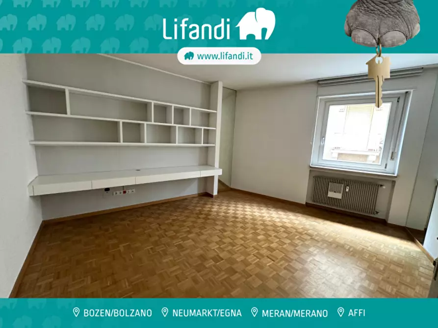 Immagine 1 di Appartamento in vendita  in Theaterplatz - Piazza Teatro a Merano .Meran.