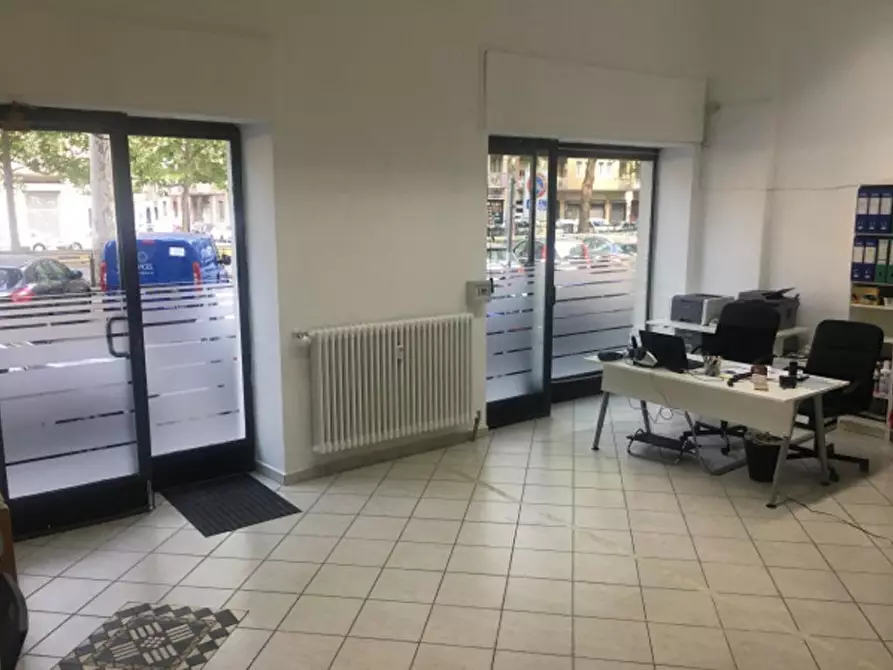 Immagine 2 di Negozio in vendita  in Corso Regina Margherita 183/B a Torino
