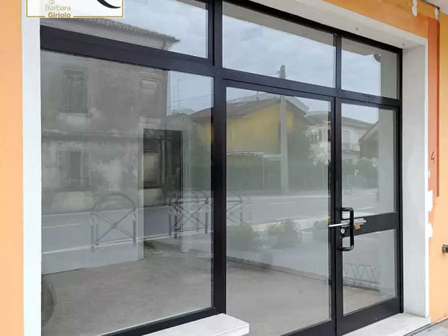 Immagine 1 di Attività commerciale in affitto  a Villa Bartolomea