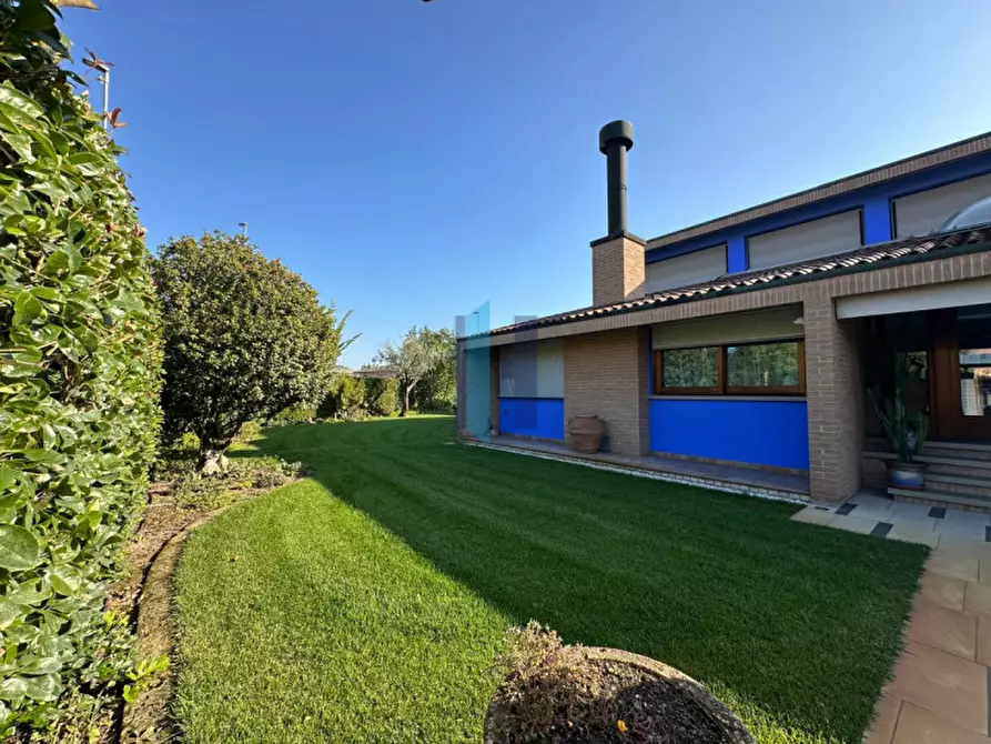 Immagine 2 di Villa in vendita  in VIA PUGLIA a Leno