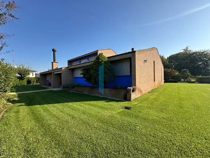 Immagine 3 di Villa in vendita  in VIA PUGLIA a Leno