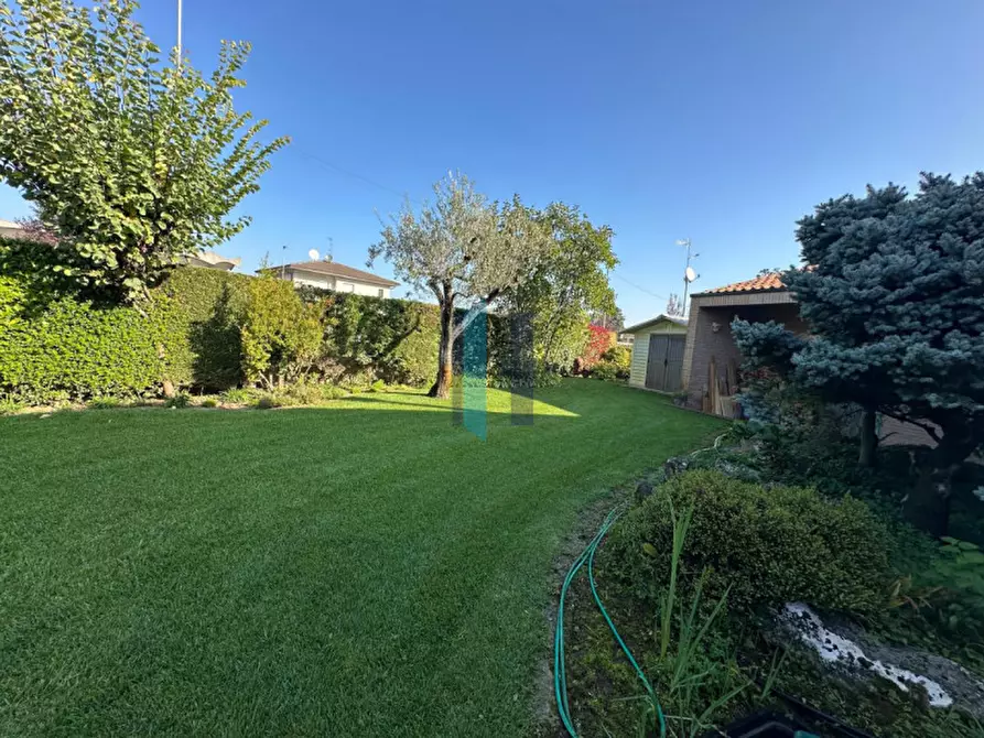 Immagine 8 di Villa in vendita  in VIA PUGLIA a Leno