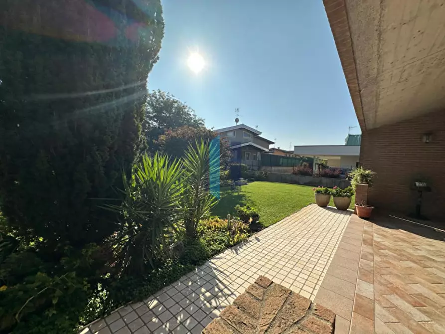 Immagine 9 di Villa in vendita  in VIA PUGLIA a Leno