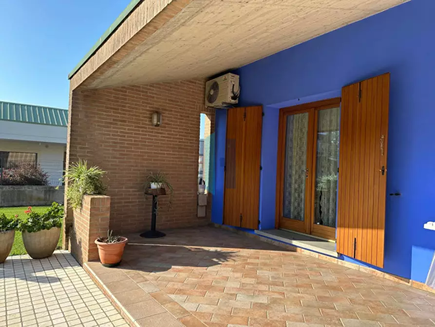 Immagine 10 di Villa in vendita  in VIA PUGLIA a Leno