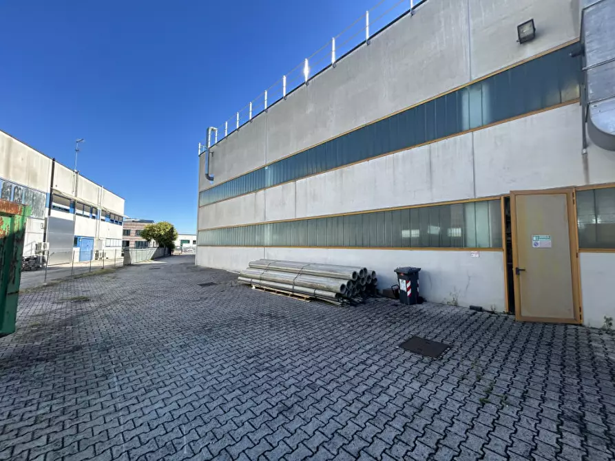 Immagine 4 di Capannone industriale in affitto  in Via Alessandro Volta a Veggiano