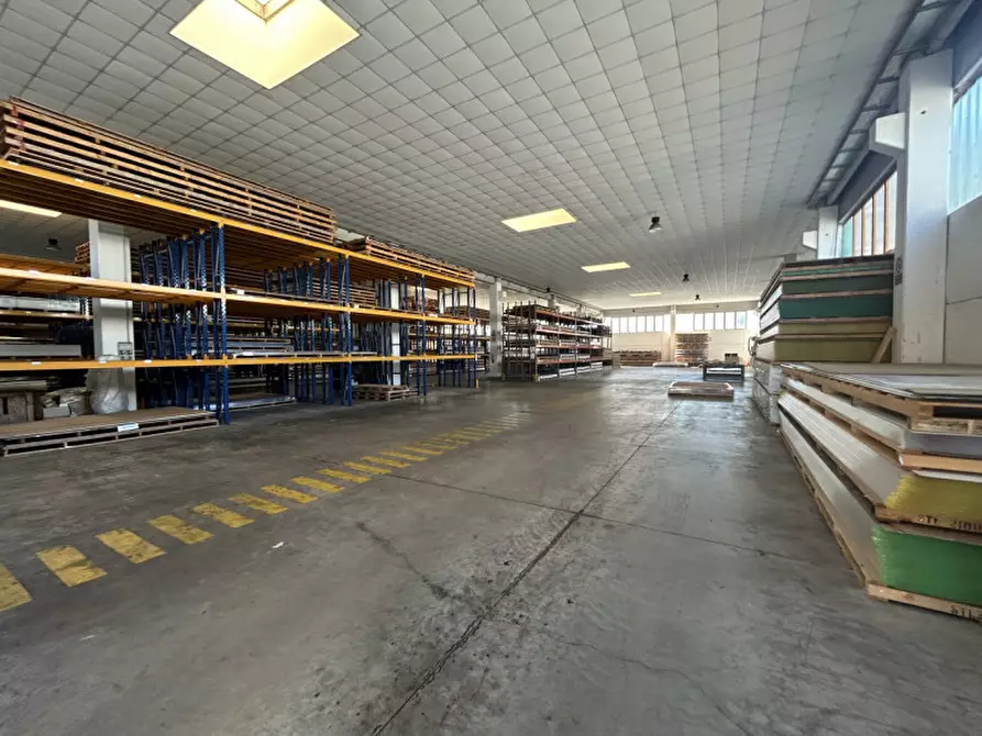Immagine 22 di Capannone industriale in affitto  in Via Alessandro Volta a Veggiano