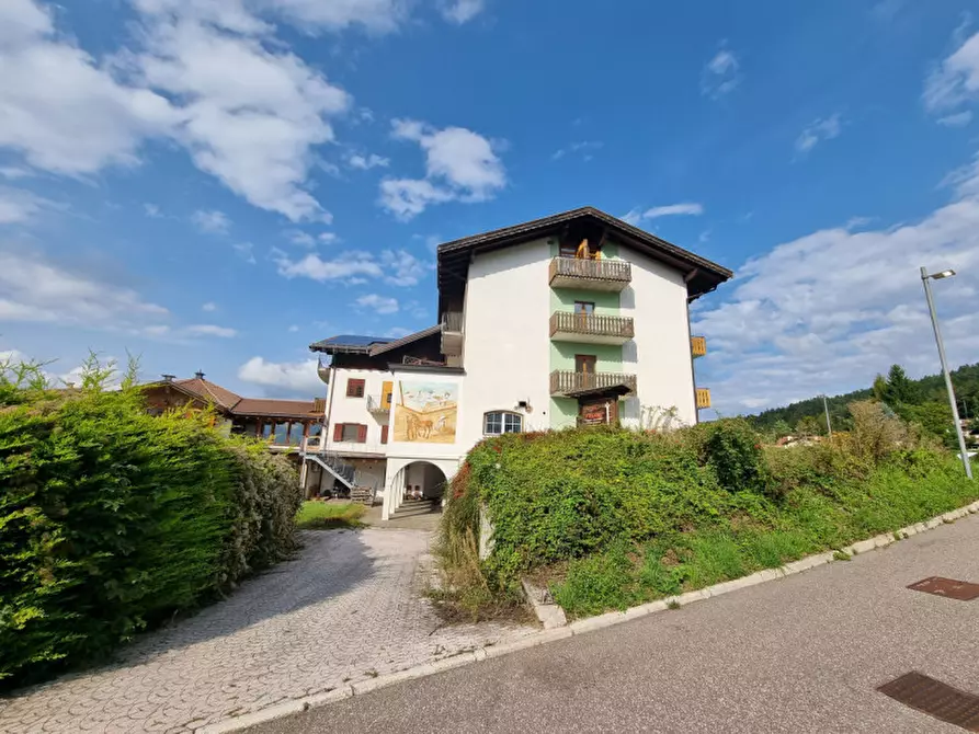 Immagine 11 di Hotel in vendita  a Amblar-Don