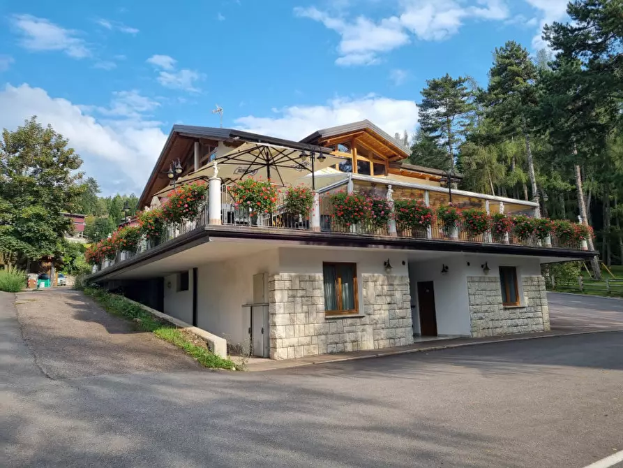 Immagine 7 di Attività commerciale in vendita  a Cavareno