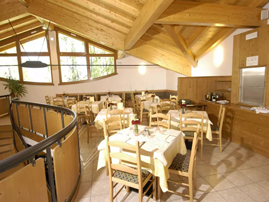 Immagine 20 di Attività commerciale in vendita  a Cavareno