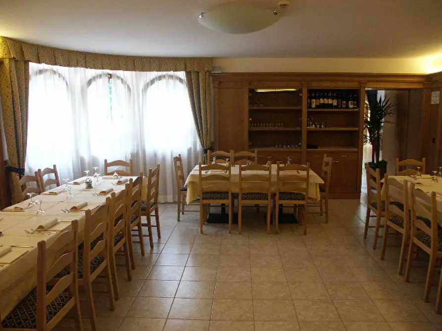 Immagine 46 di Attività commerciale in vendita  a Cavareno